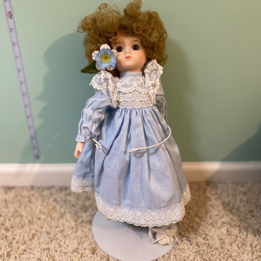❄️Porcelain Collectors Doll❄️